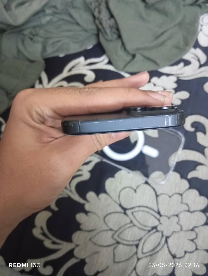 Apple iPhone 15 5