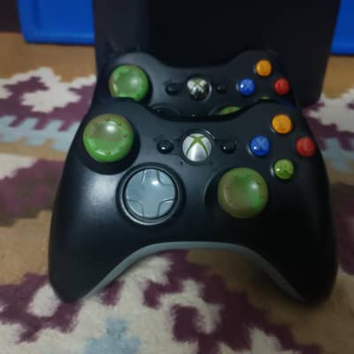 Xbox 360 for sale 2 wireless controllers JTAG good condition