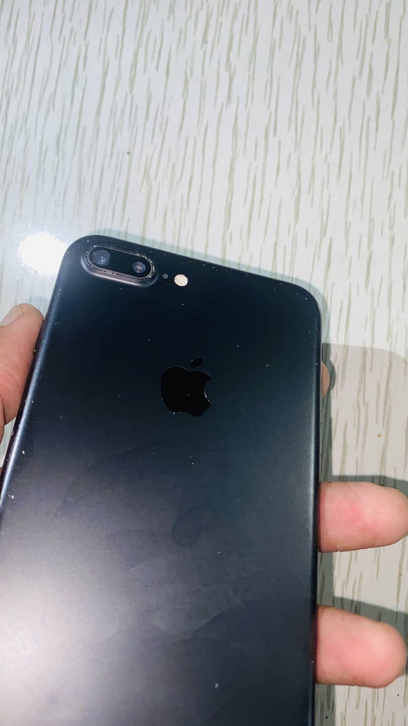 Apple iPhone 7 Plus 2