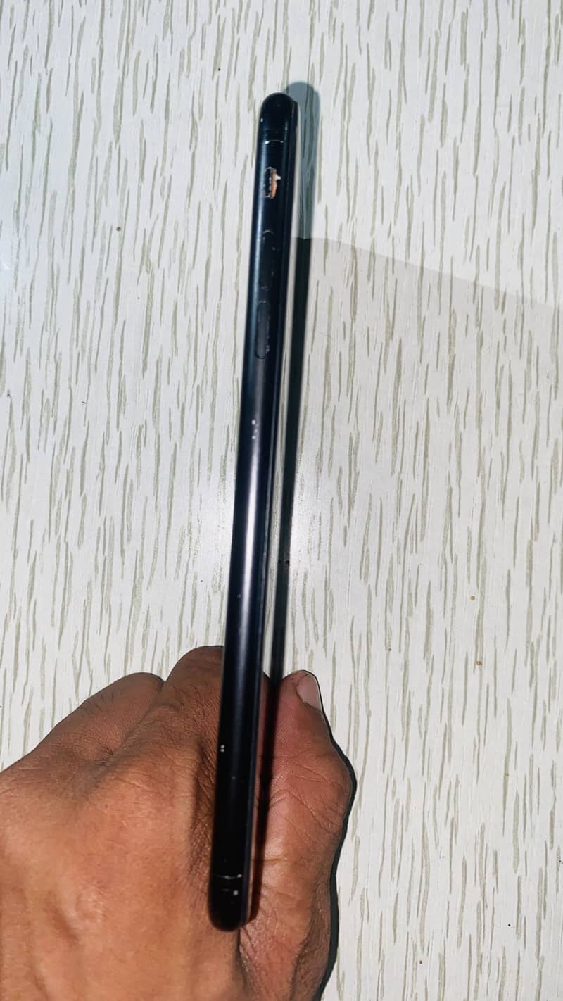 Apple iPhone 7 Plus 3