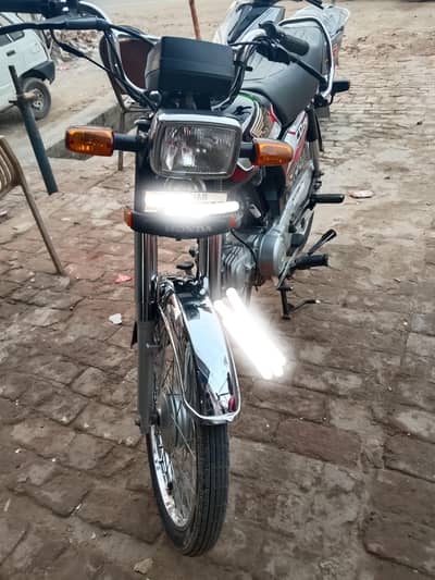 Honda CD 70 2024/25 2024 k November ki hai all best condition