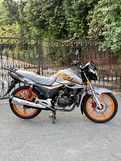 Honda CB-150F 2025/26 model 10/10 condition like new only 4000kms