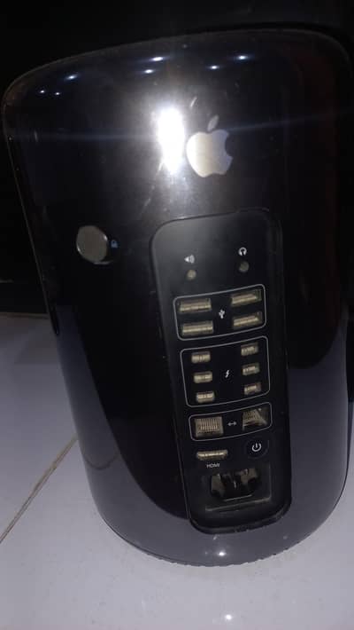 Apple Mac Pro 2013 | Xeon E5 | 12GB RAM | 250GB SSD | Workstation