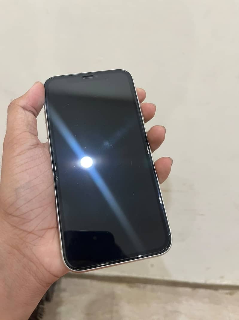 Apple iPhone 11 4