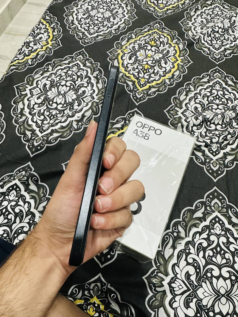 OPPO A38 0