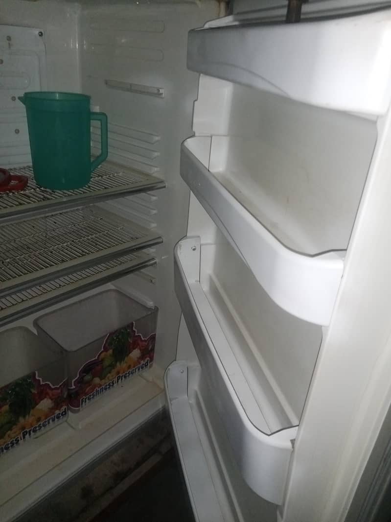 Dawlance fridge big size 2
