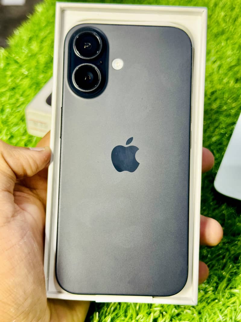 Apple iPhone 16 1