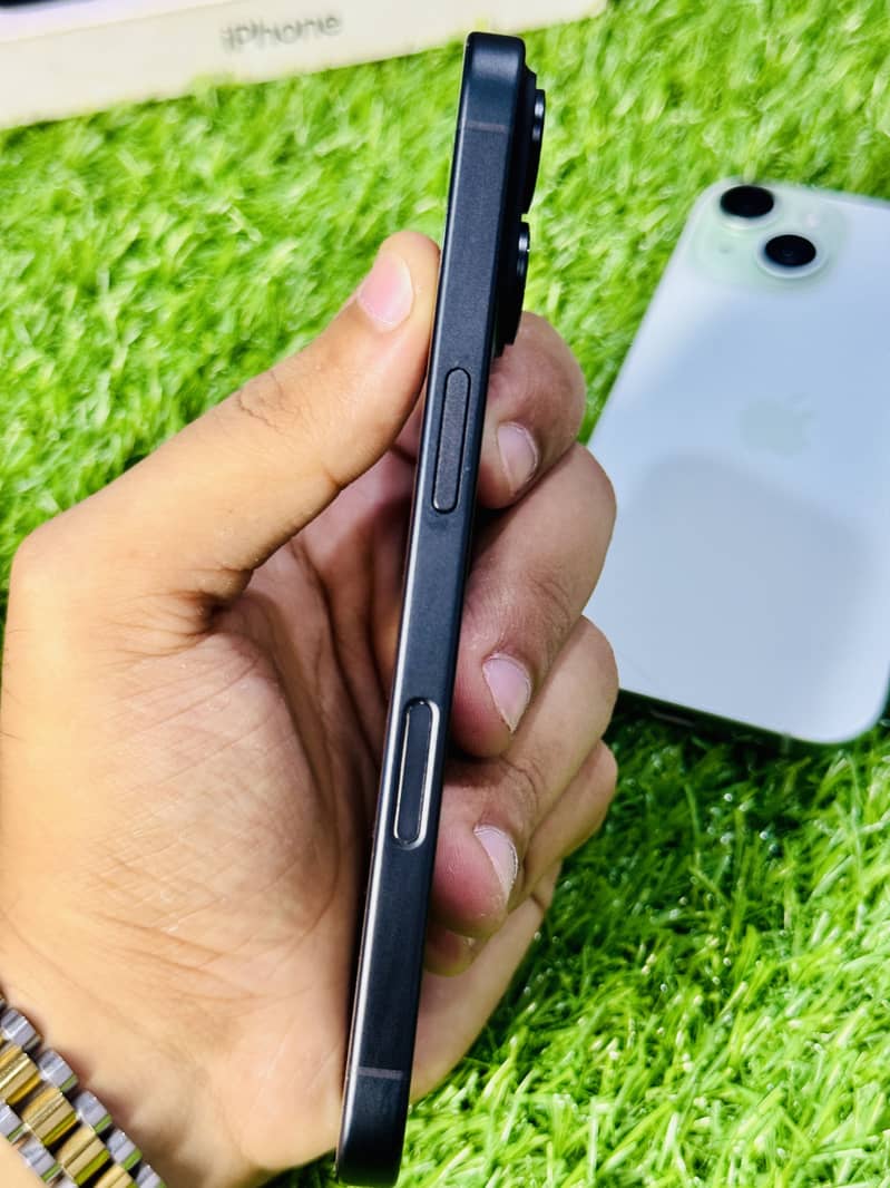 Apple iPhone 16 2