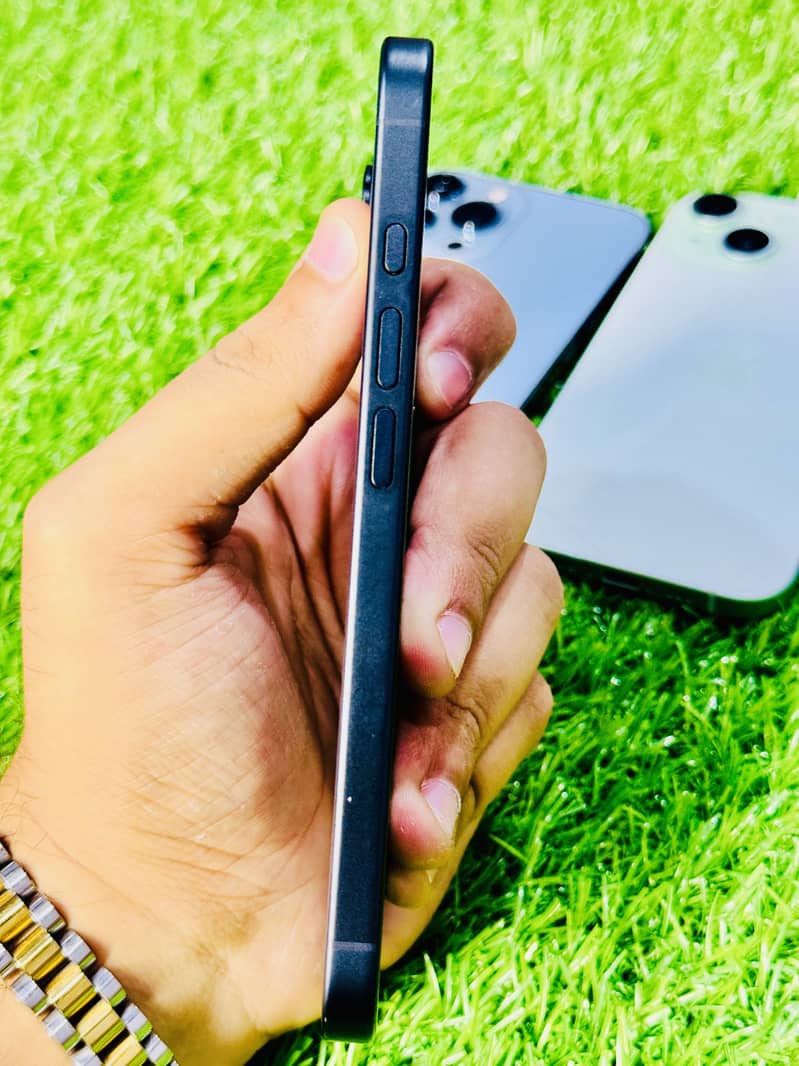 Apple iPhone 16 3