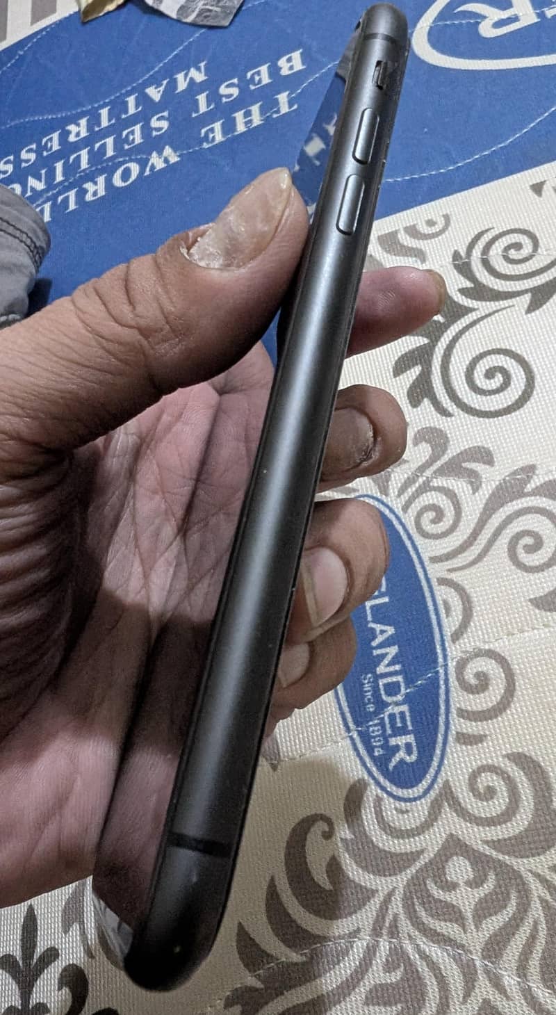 Apple iPhone 11 5