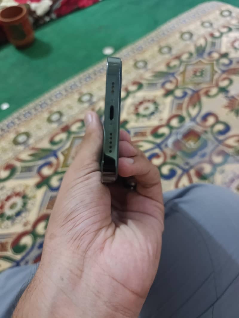 Apple iPhone 13 Pro 4