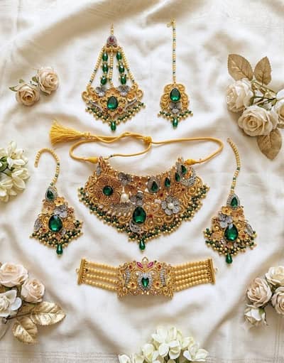 Gold plated imitation bridal jewellery complete Set.