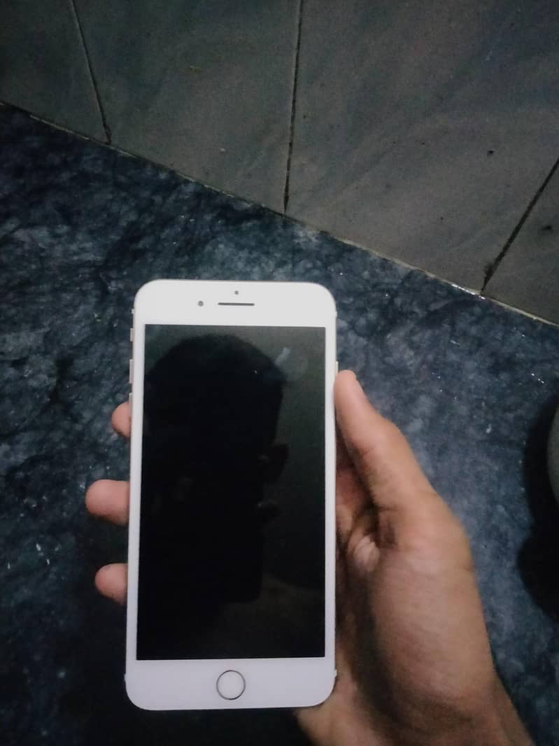 Apple iPhone 7 Plus 1