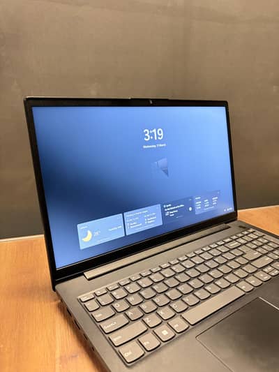 Lenovo V15