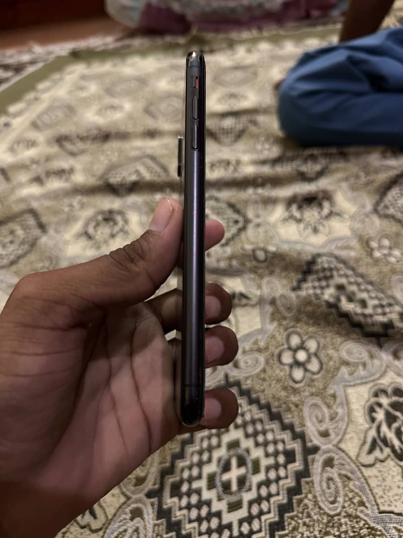 iPhone xs max 4