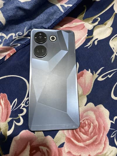 Tecno CAMON 20