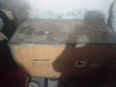 wood box size 4 wirth higt 2.5