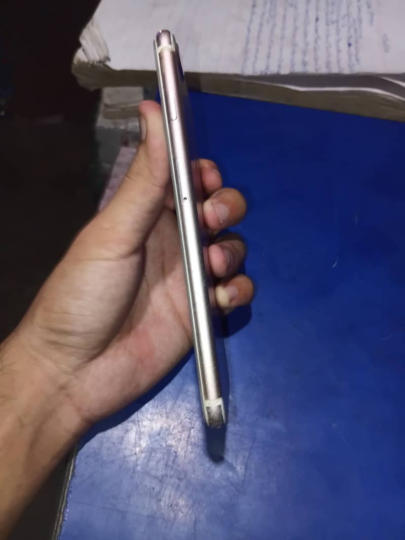 Apple iPhone 7 Plus 3