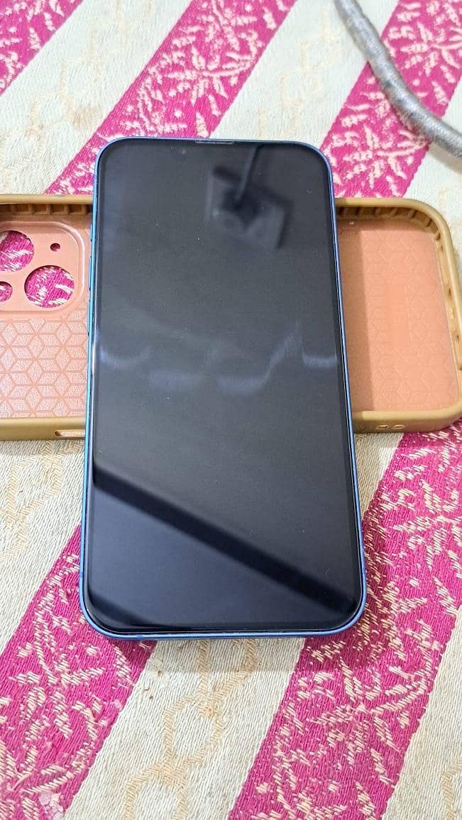IPhone 13 4