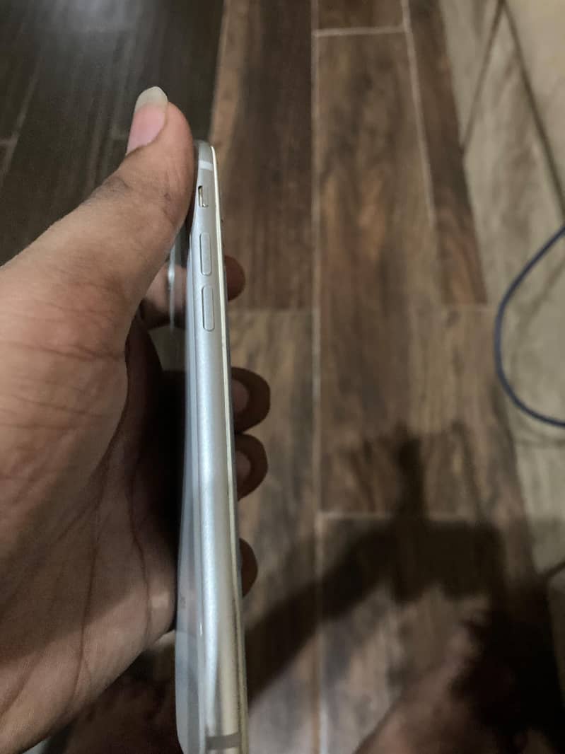 Apple iPhone 8 3