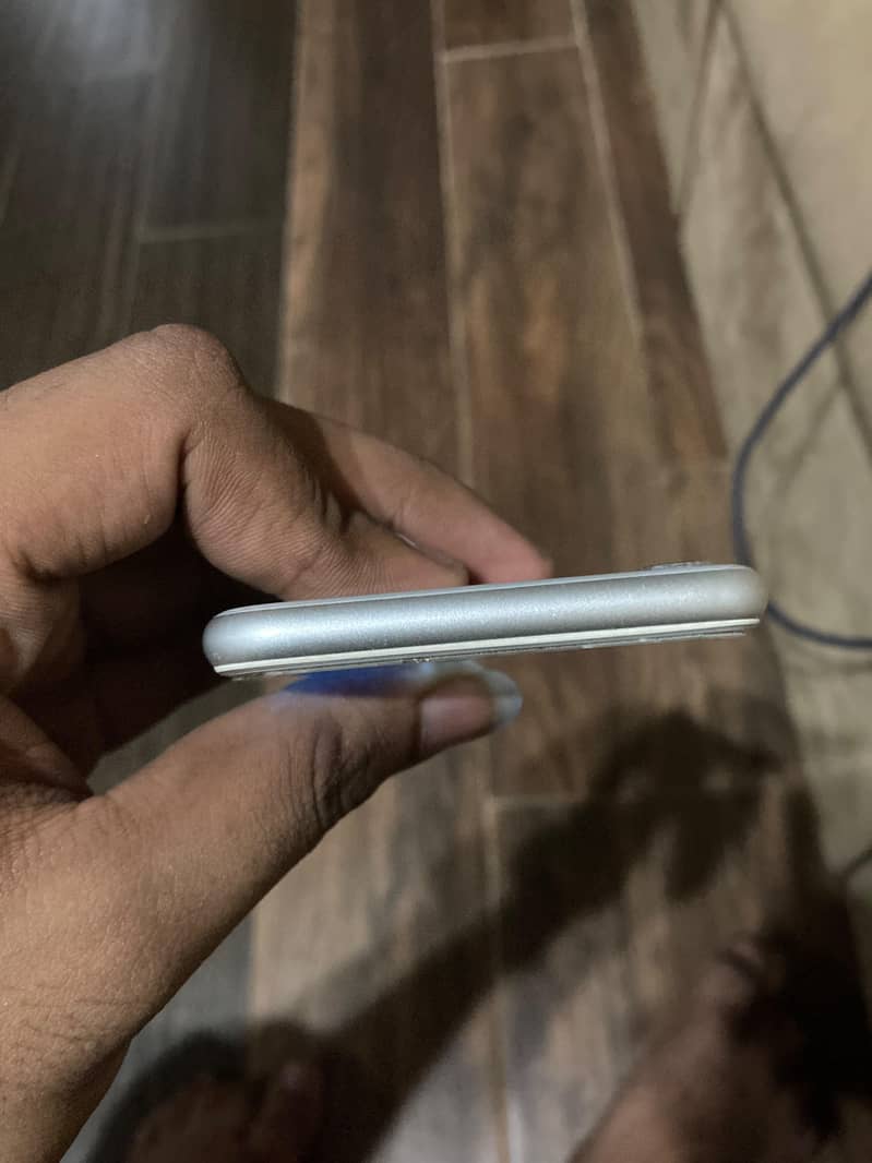 Apple iPhone 8 4
