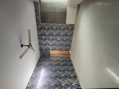 10 Marla lower Portion Separate Entrance Johar Town Near ALLAH Ho gool chakr