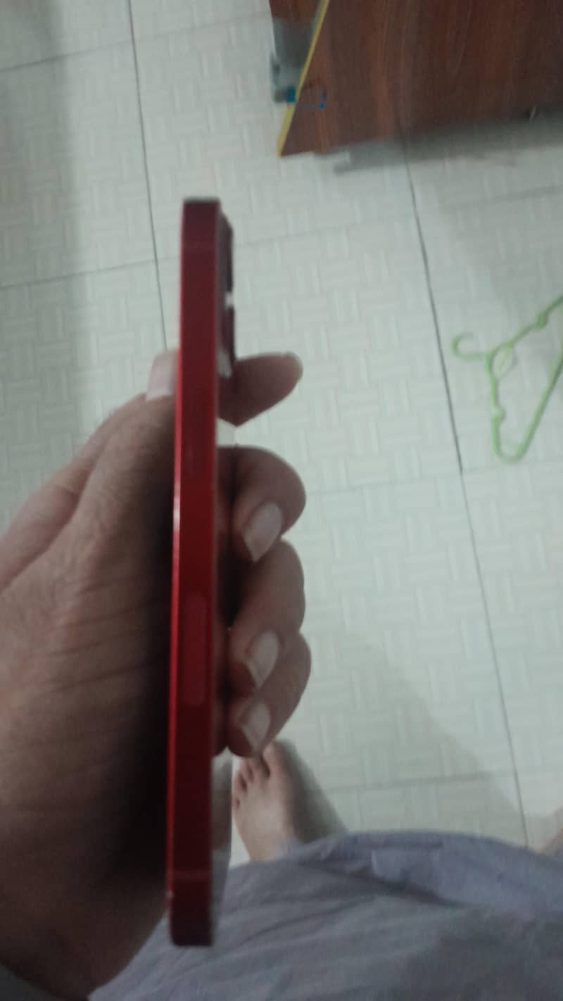 Apple iPhone 13 2