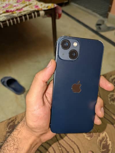 Apple iPhone 13