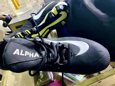 American football cleats- Size : 10 -Imported from