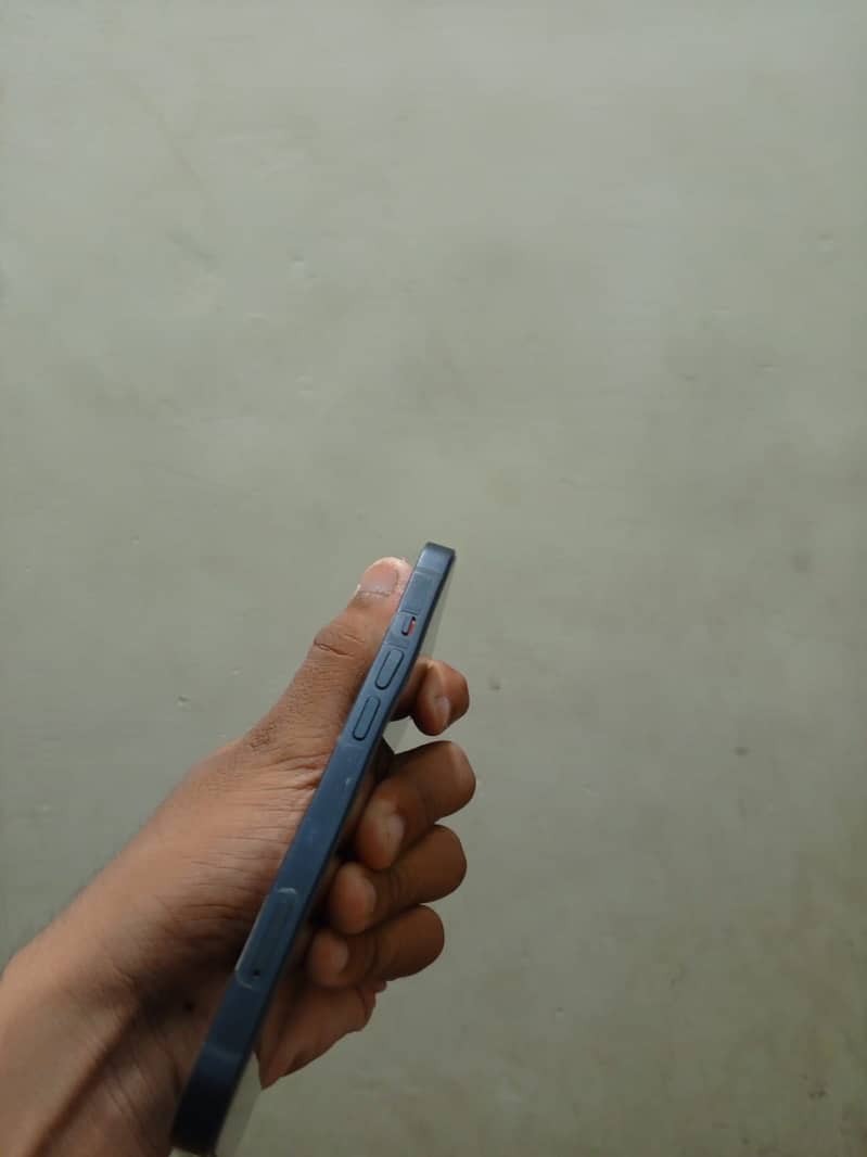Apple iPhone 13 1