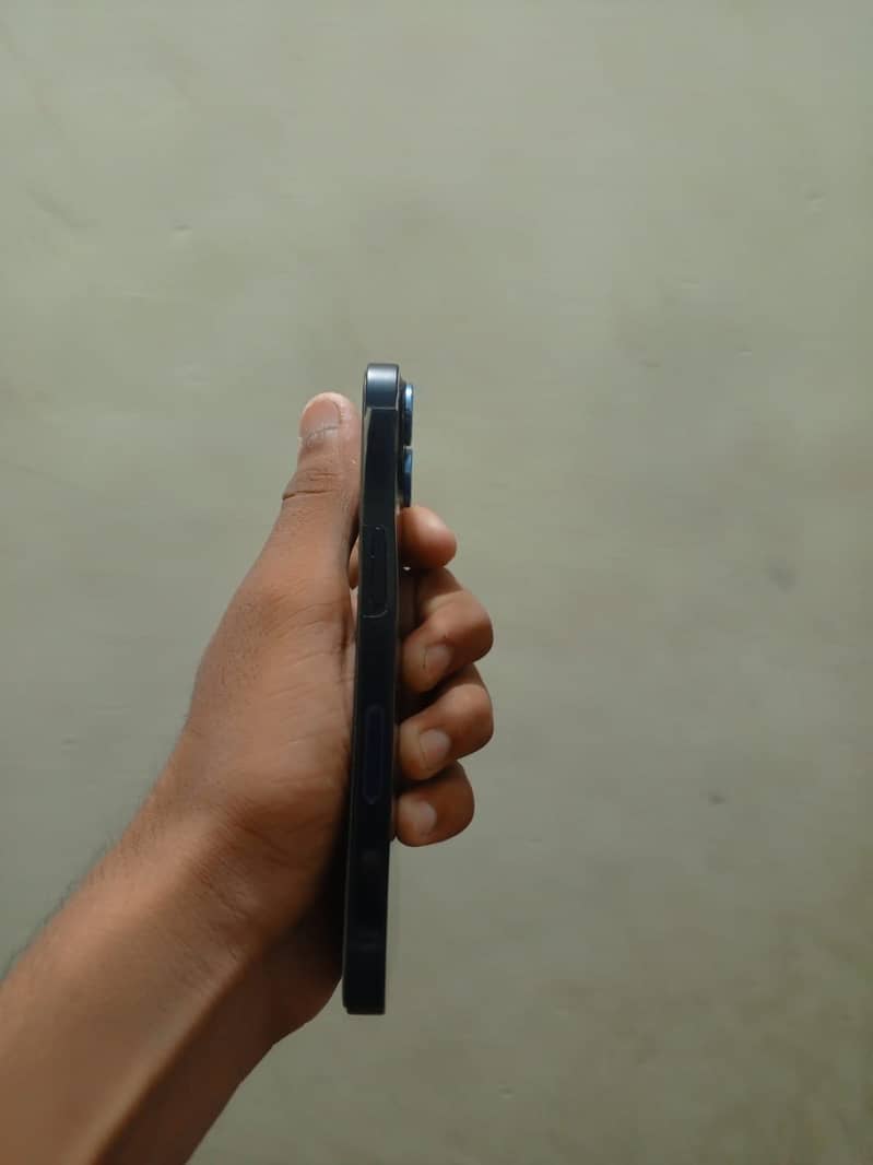 Apple iPhone 13 3