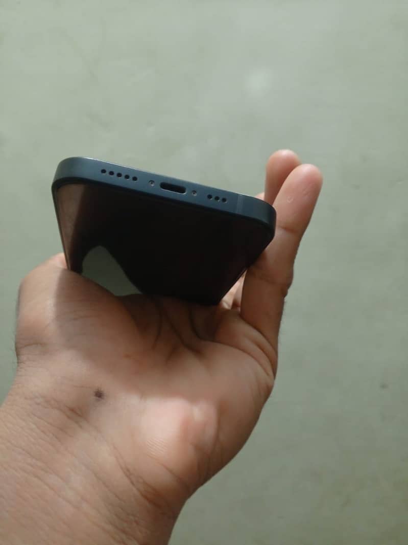 Apple iPhone 13 6