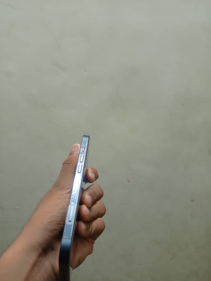 Apple iPhone 13 7