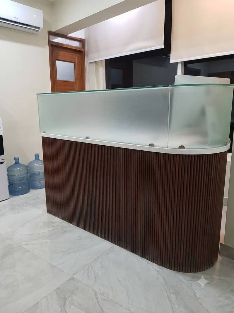 SLIGHTLY USED Reception Table 0