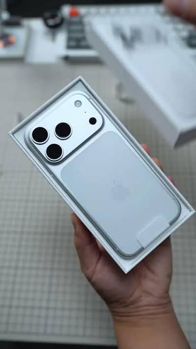 Brand New Apple iPhone 17 Pro Max JV just Box Opened