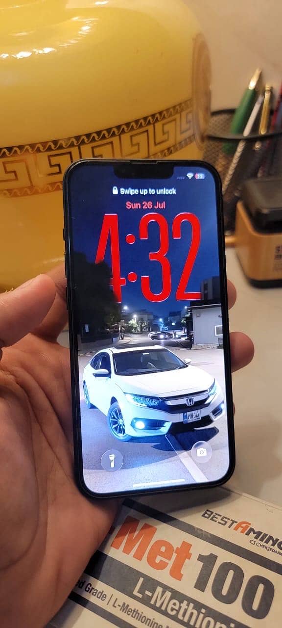 Apple iPhone 13 1