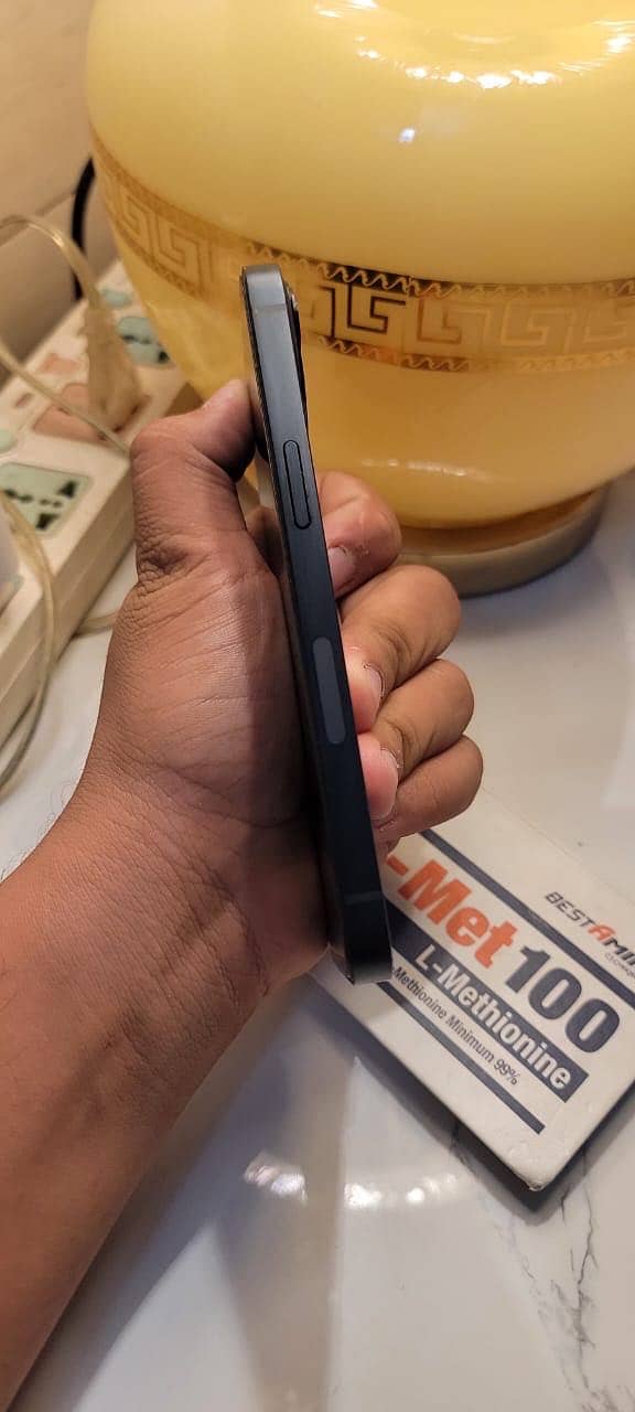 Apple iPhone 13 7