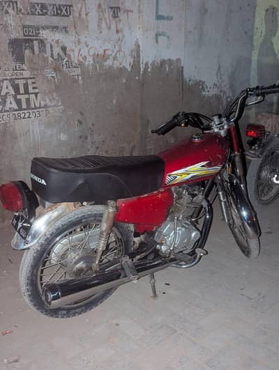 I'm selling a bike Honda CG 125 all okay condition 10/9 contact me