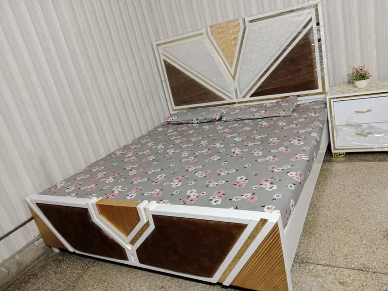 double bed with 2 side table 1