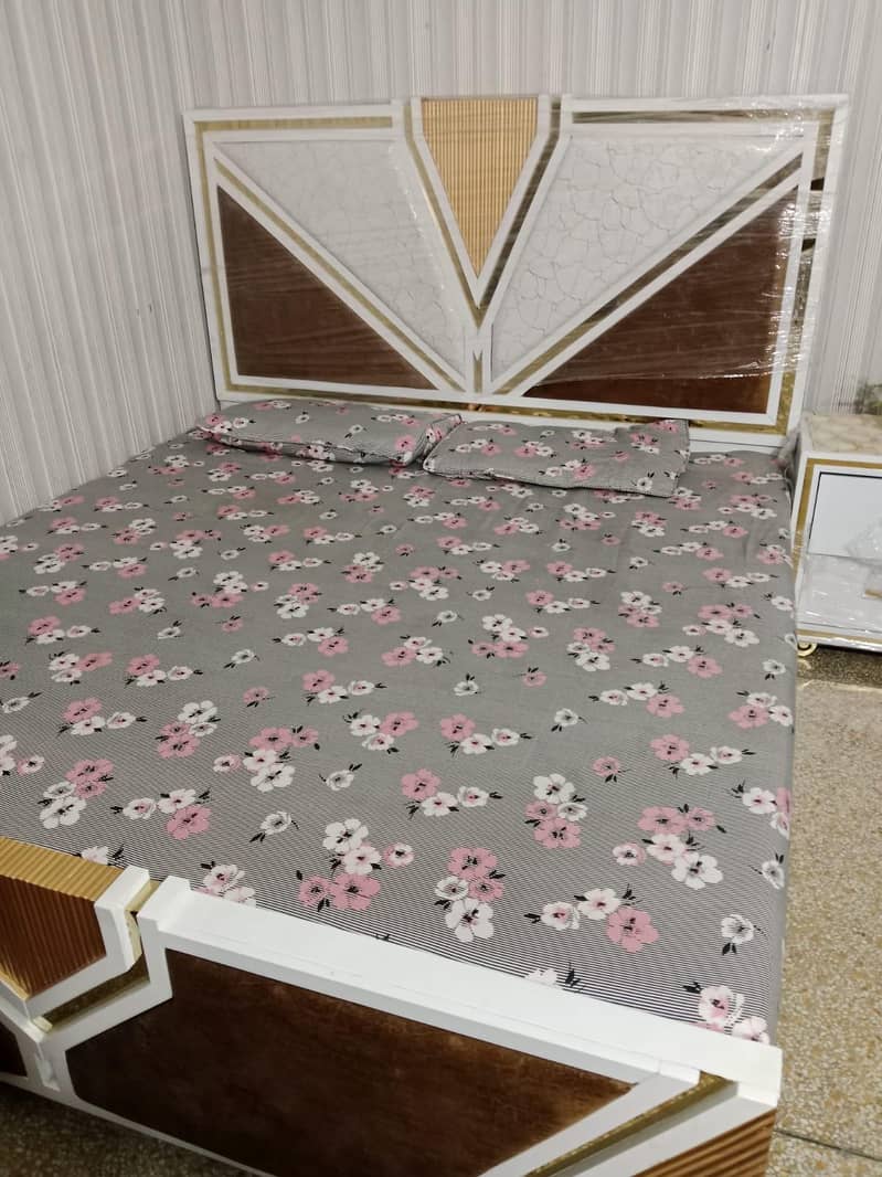 double bed with 2 side table 3