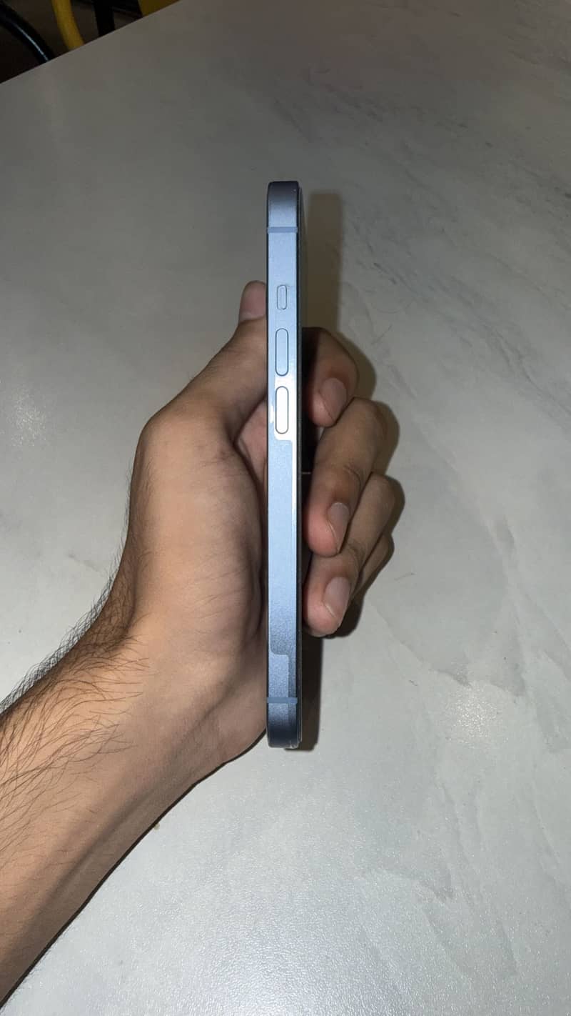 Apple iPhone 14 3