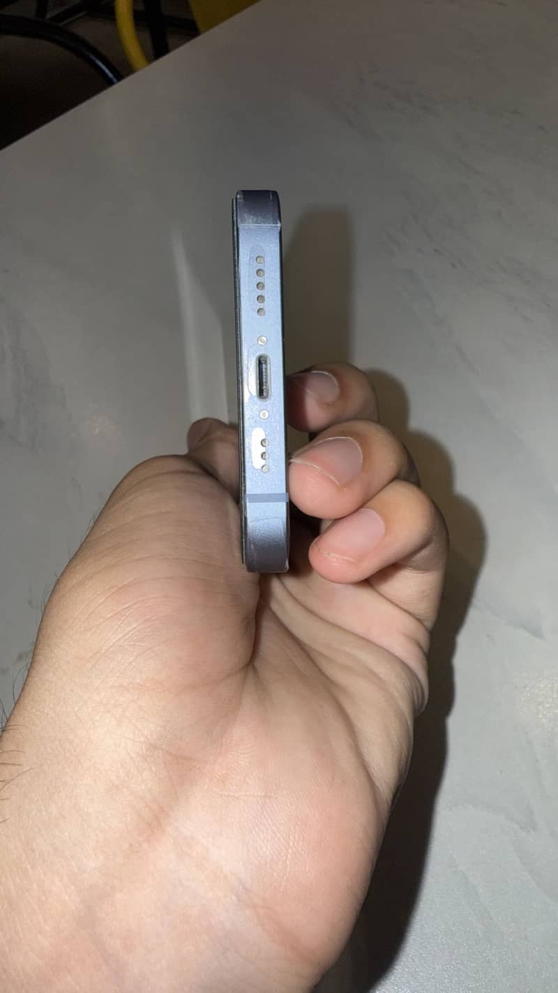 Apple iPhone 14 4