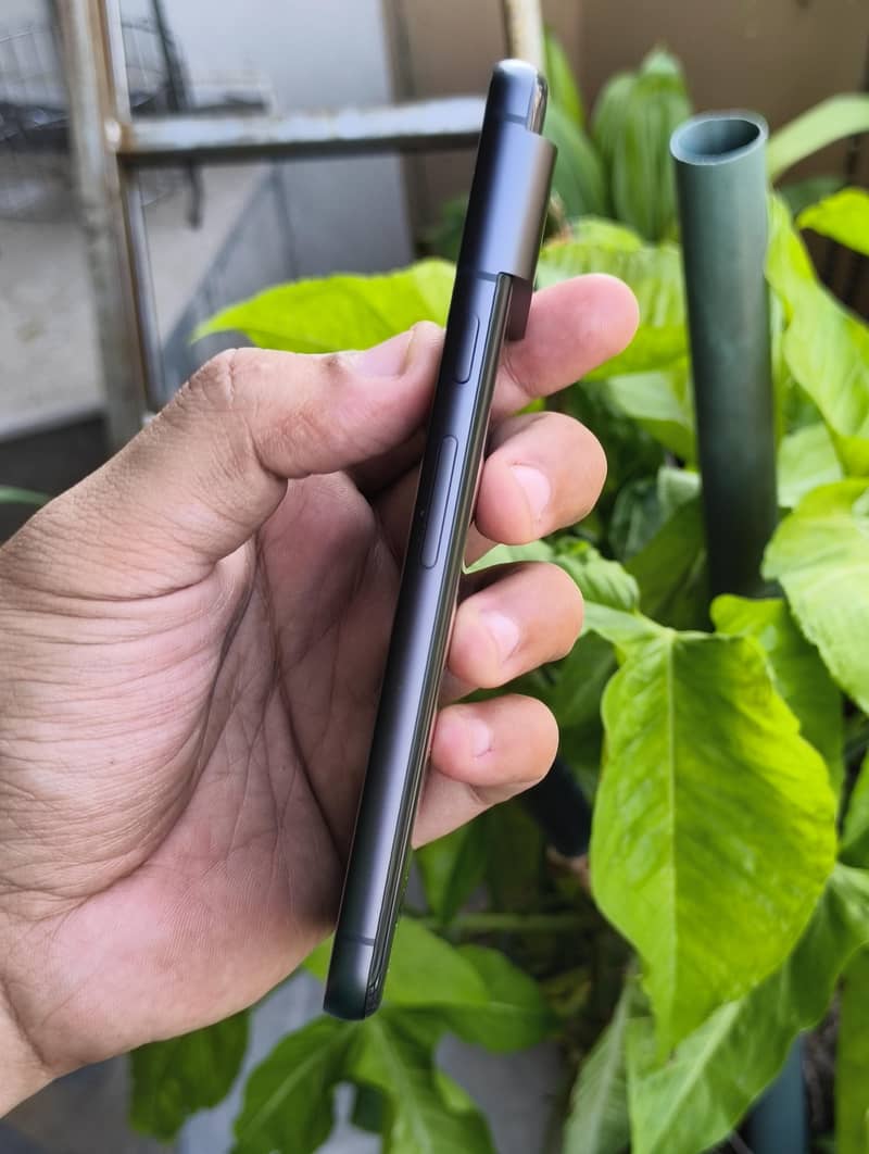 Google Pixel 8 4