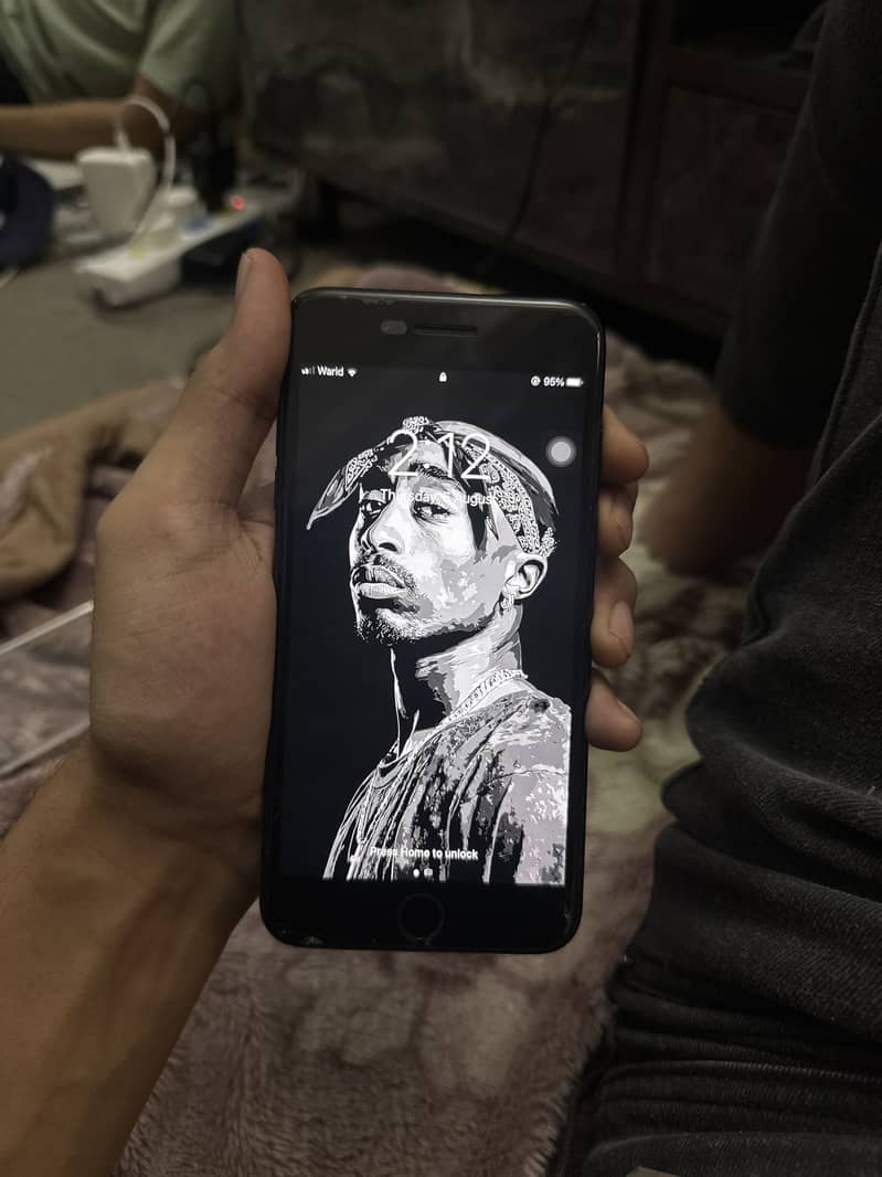 Apple iPhone 7 Plus 2