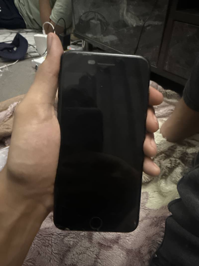 Apple iPhone 7 Plus 3