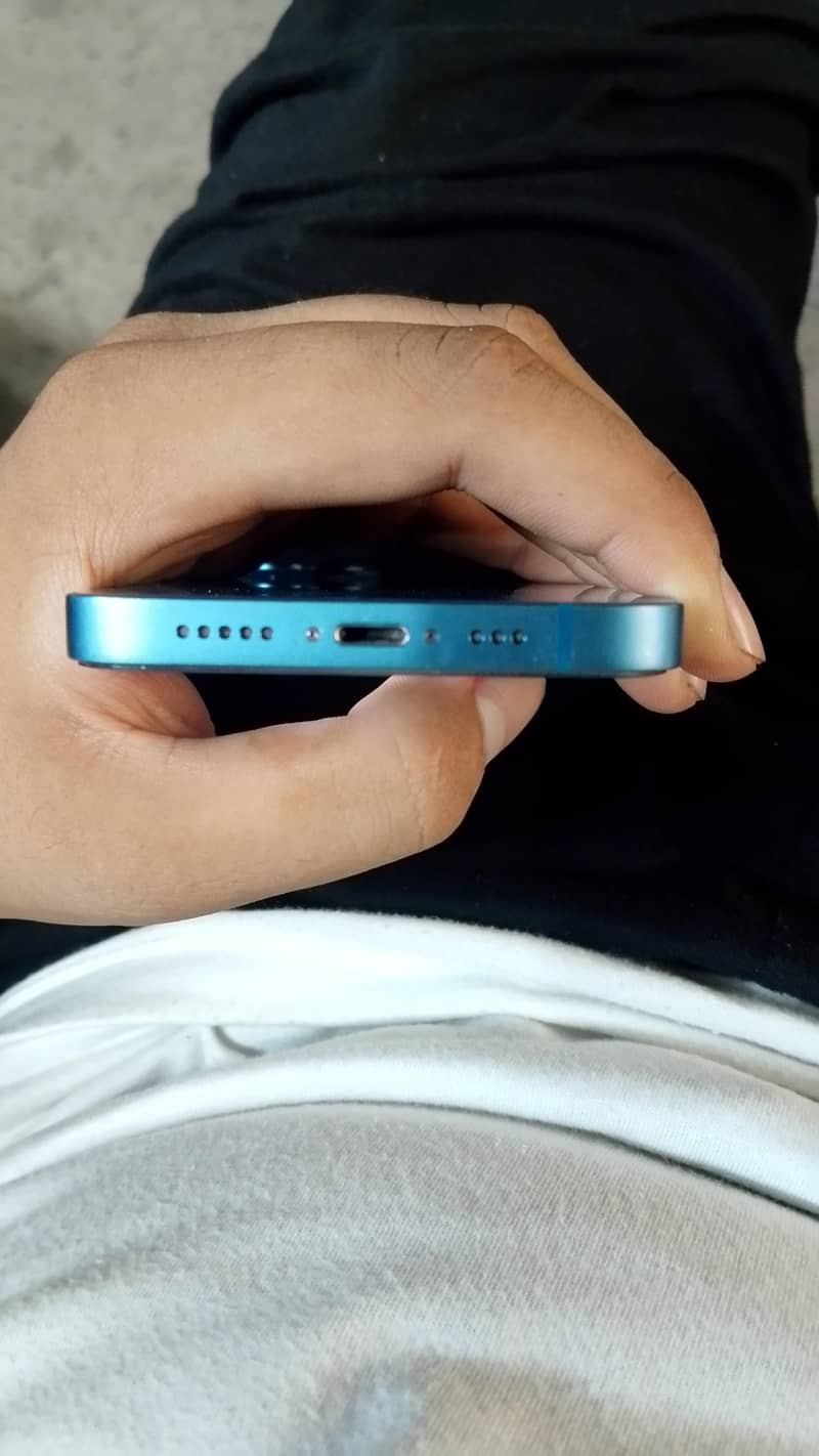Apple iPhone 13 1