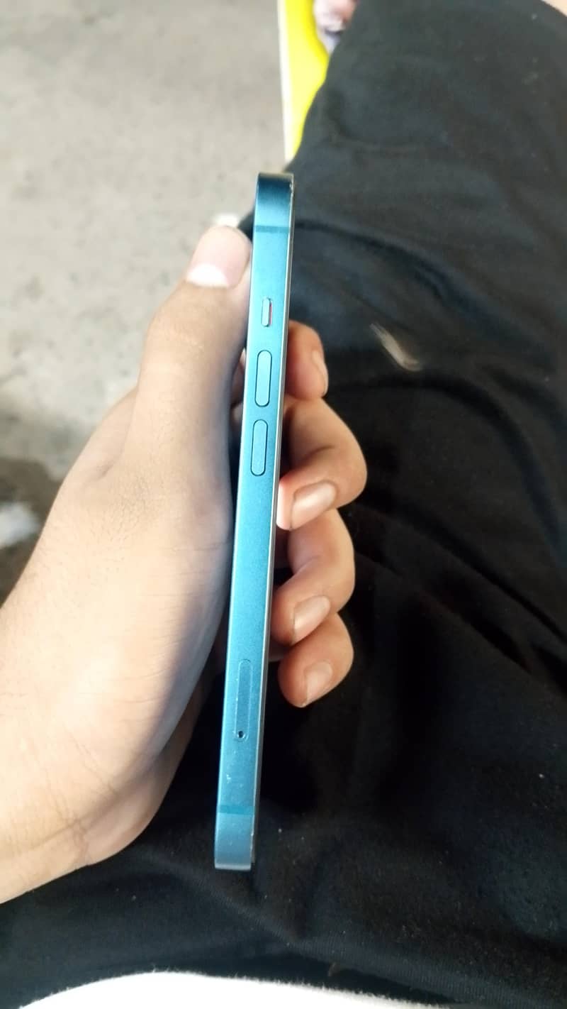 Apple iPhone 13 3