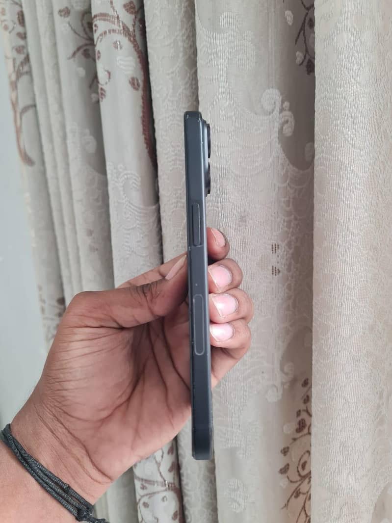 Apple iPhone 15 2