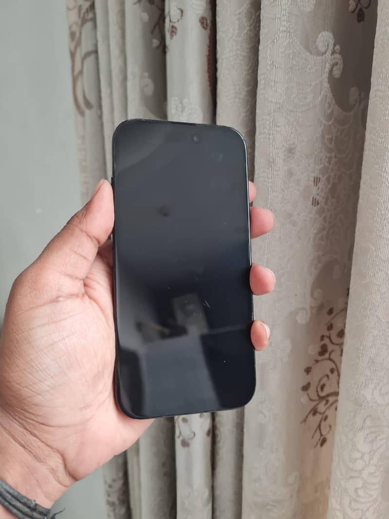 Apple iPhone 15 4
