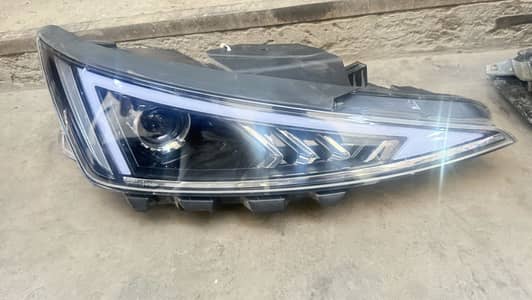 Hyundai Elentra Headlight